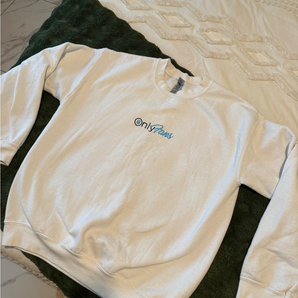 White Crewneck Sweater only fans